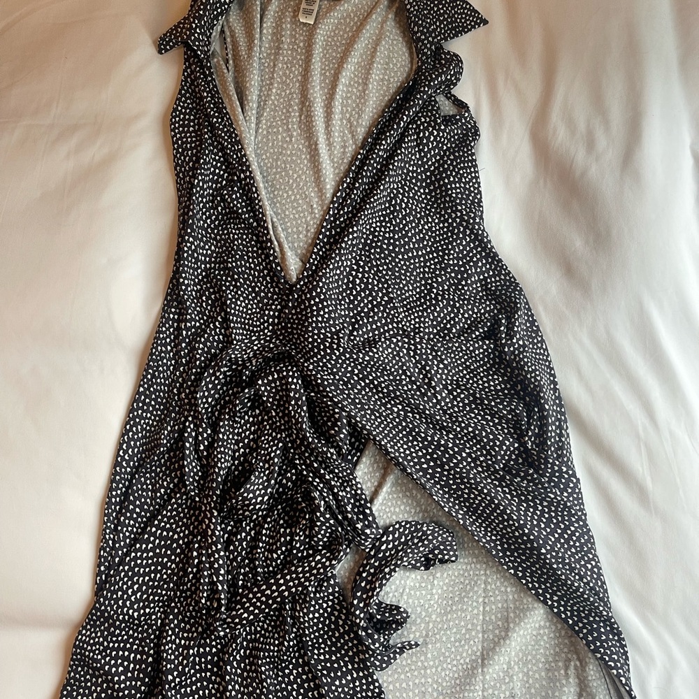 Diane Von Furstenberg  sleeveless wrap dress